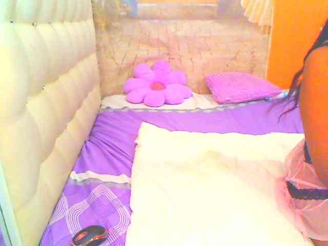 HOTLILLIE webcam