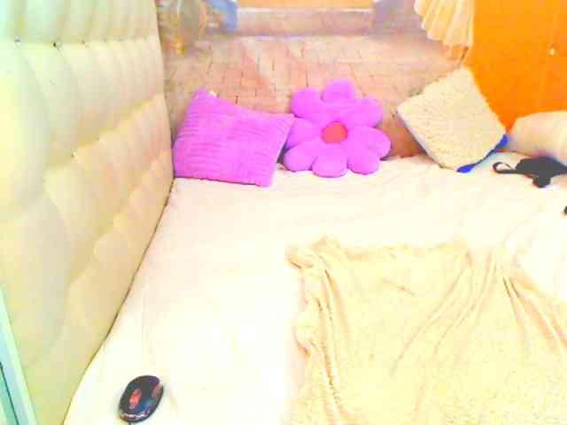 HOTLILLIE webcam