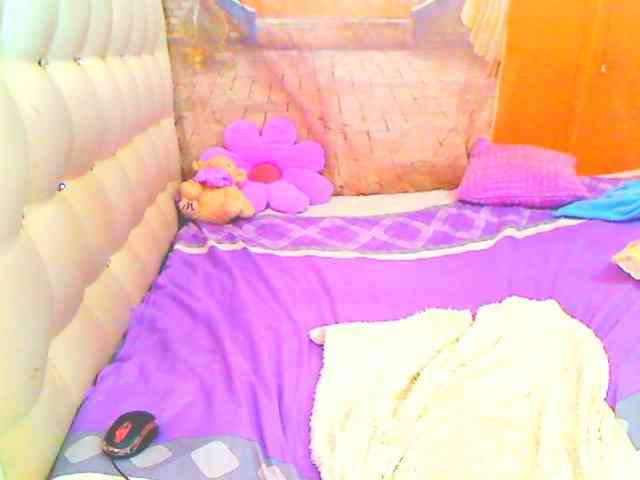 HOTLILLIE webcam