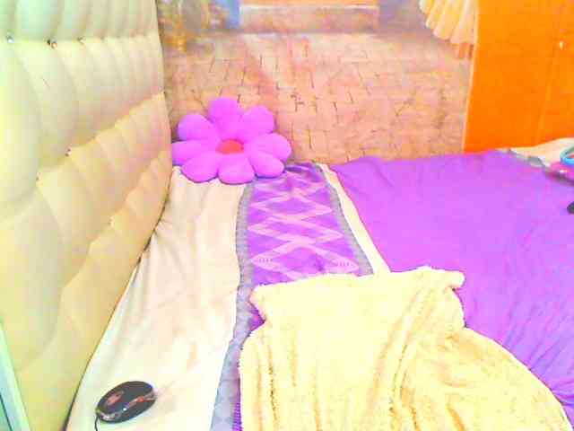 HOTLILLIE webcam