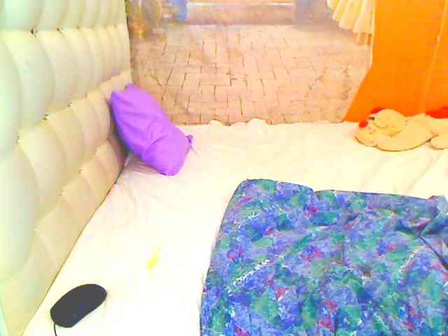 HOTLILLIE webcam