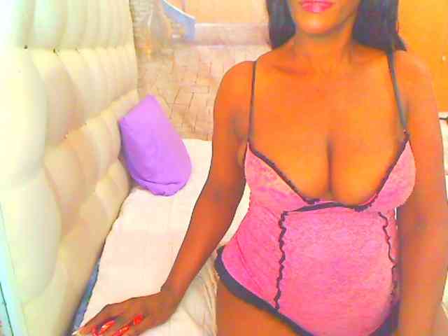 HOTLILLIE webcam