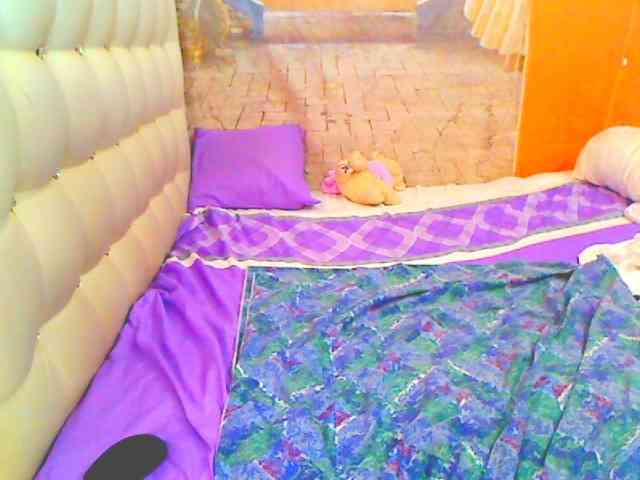 HOTLILLIE webcam