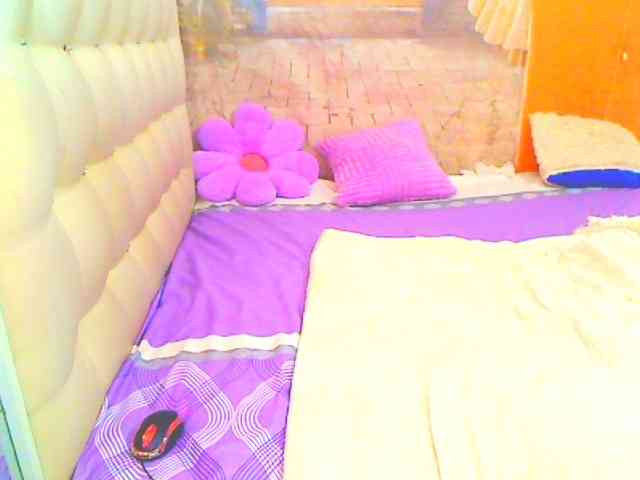 HOTLILLIE webcam