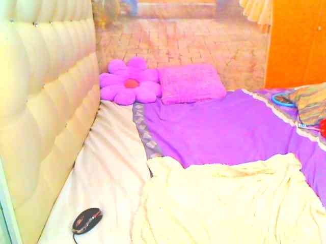 HOTLILLIE webcam