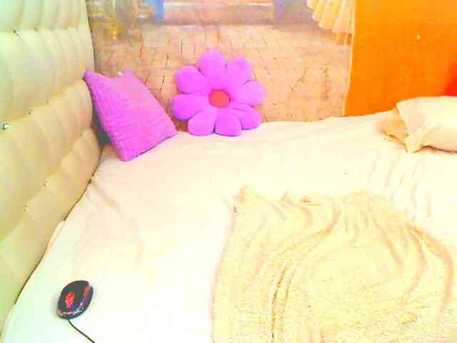 Modella: HOTLILLIE