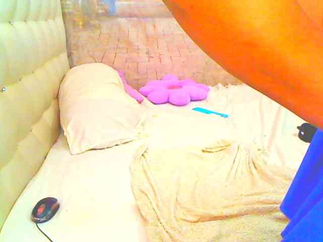 HOTLILLIE webcam