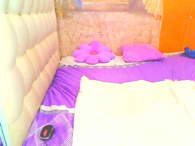 HOTLILLIE webcam