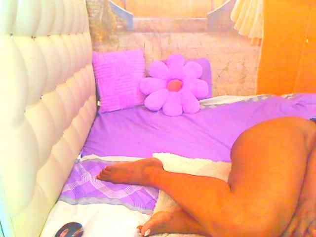 HOTLILLIE webcam