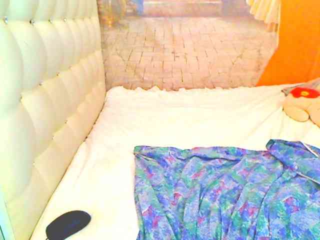 HOTLILLIE webcam