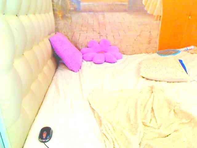 HOTLILLIE webcam