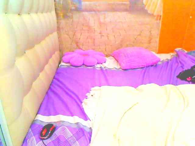 HOTLILLIE webcam