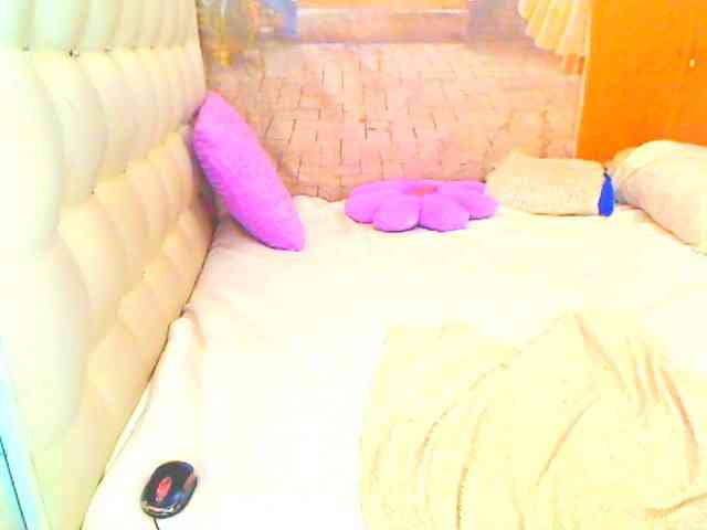 HOTLILLIE webcam