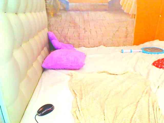 HOTLILLIE webcam