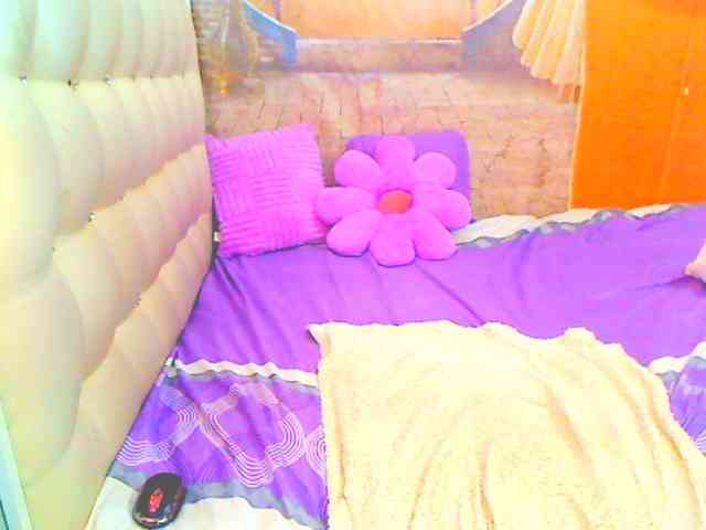 HOTLILLIE webcam