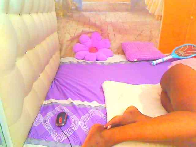 HOTLILLIE webcam
