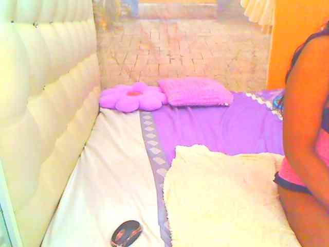 HOTLILLIE webcam