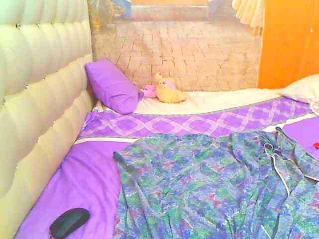 HOTLILLIE webcam