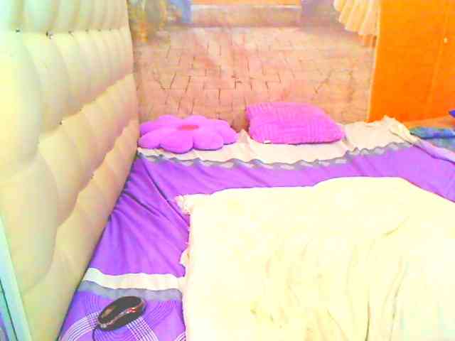 HOTLILLIE webcam