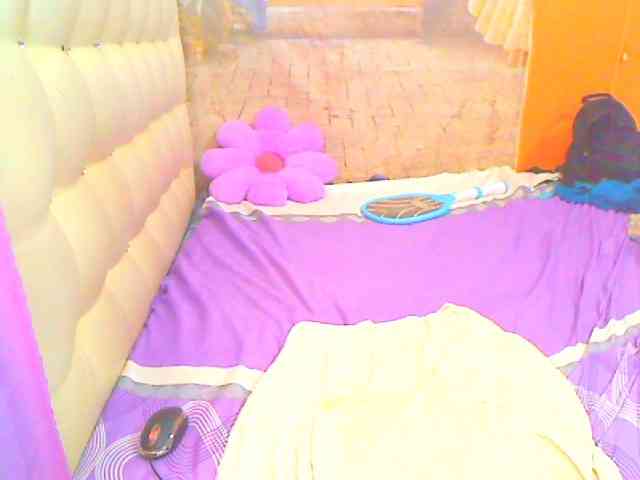 HOTLILLIE webcam