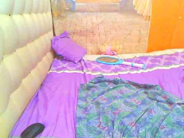 HOTLILLIE webcam