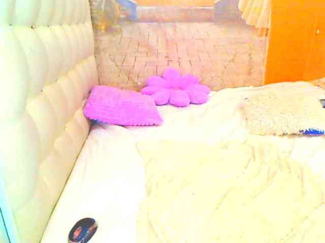 HOTLILLIE Live Webcam on BongaCams