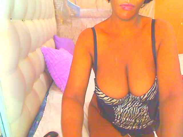 HOTLILLIE webcam