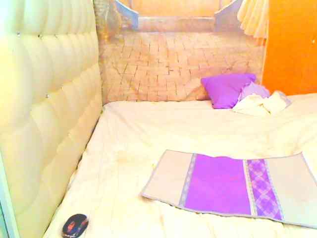 HOTLILLIE webcam