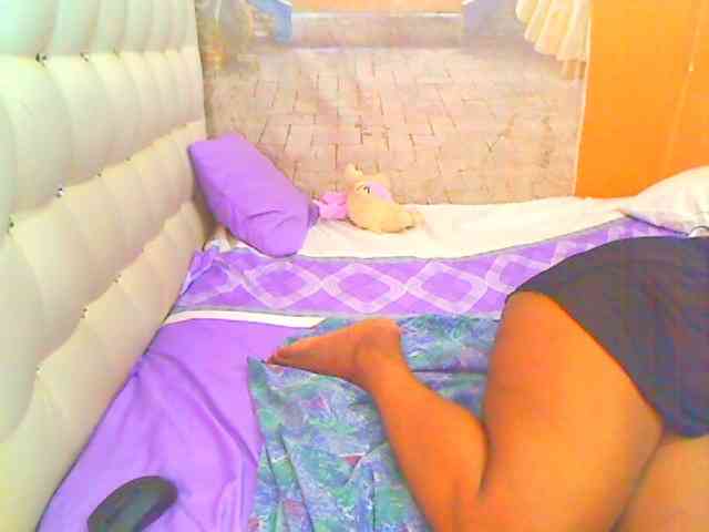 HOTLILLIE webcam