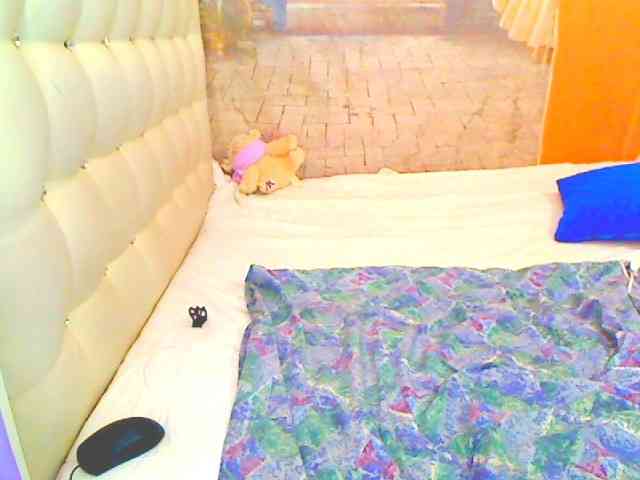 HOTLILLIE webcam