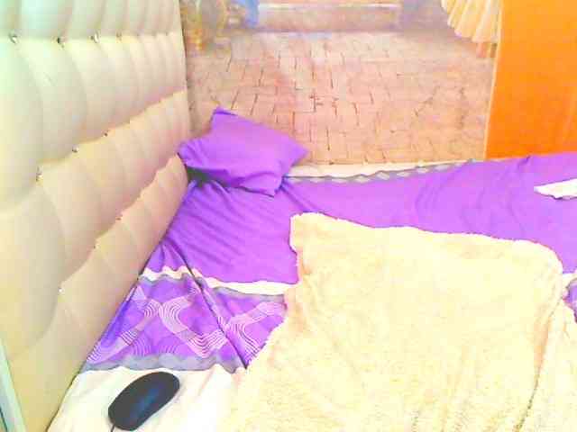HOTLILLIE webcam