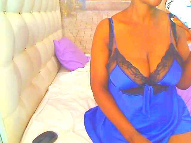 HOTLILLIE webcam