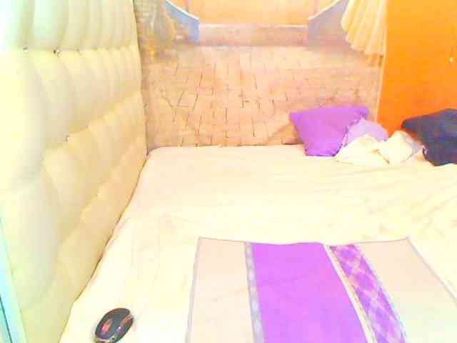 HOTLILLIE webcam