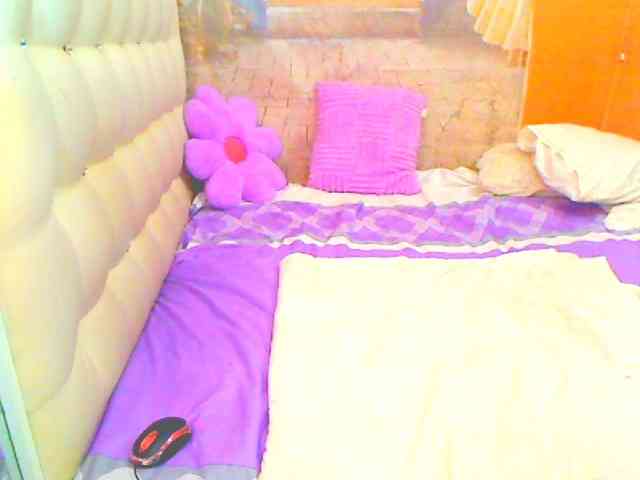 HOTLILLIE webcam