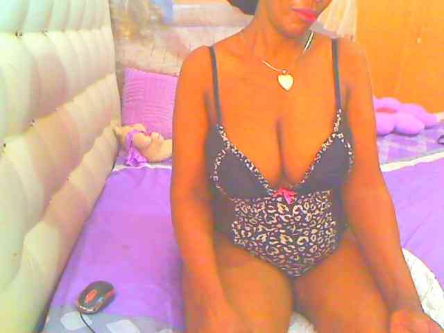 HOTLILLIE webcam