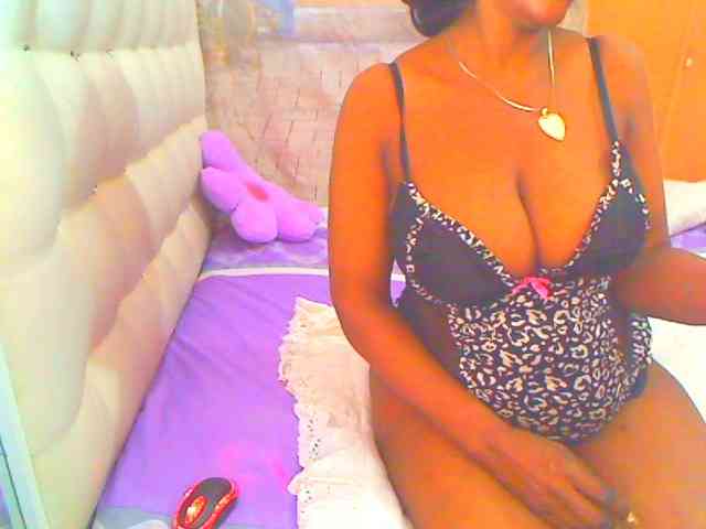 HOTLILLIE webcam