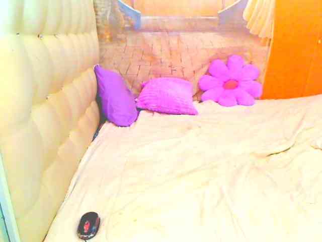 HOTLILLIE webcam