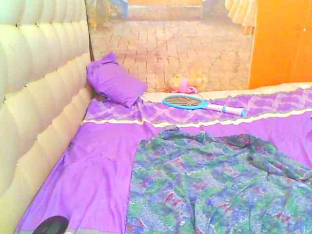 HOTLILLIE webcam