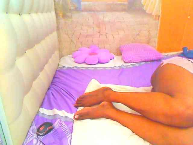 HOTLILLIE webcam