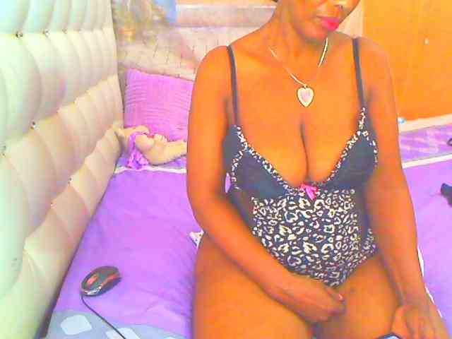HOTLILLIE webcam