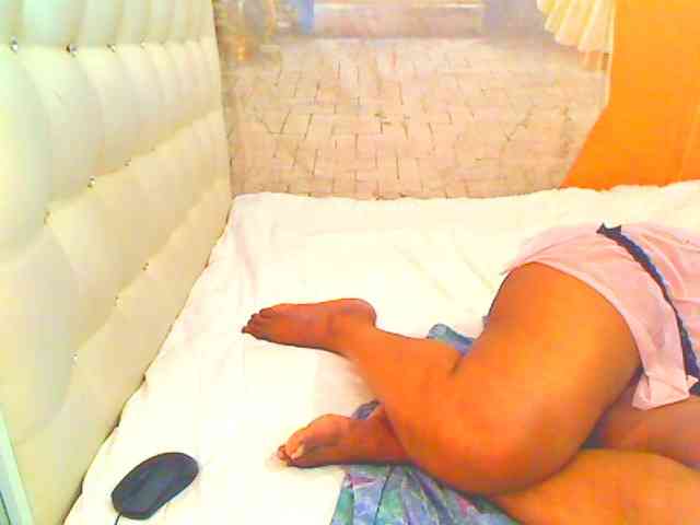 HOTLILLIE webcam