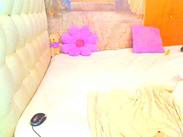 HOTLILLIE's webcam live show