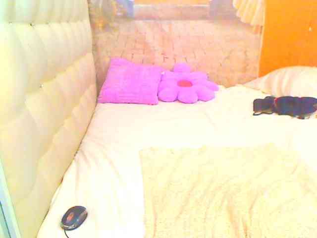 HOTLILLIE webcam