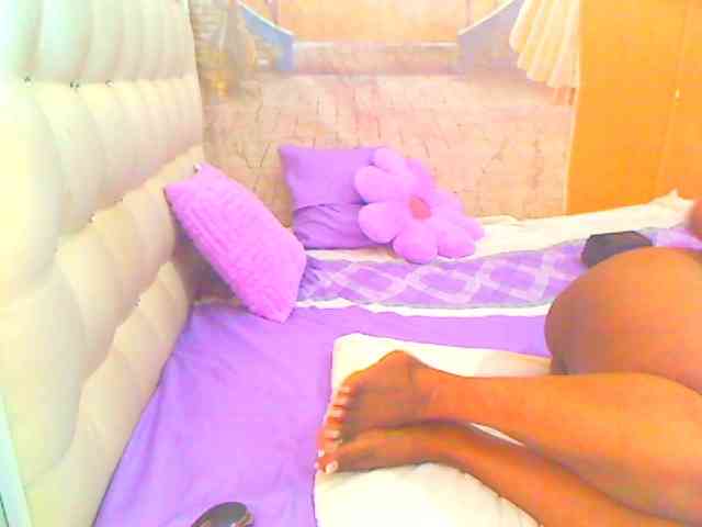 HOTLILLIE webcam