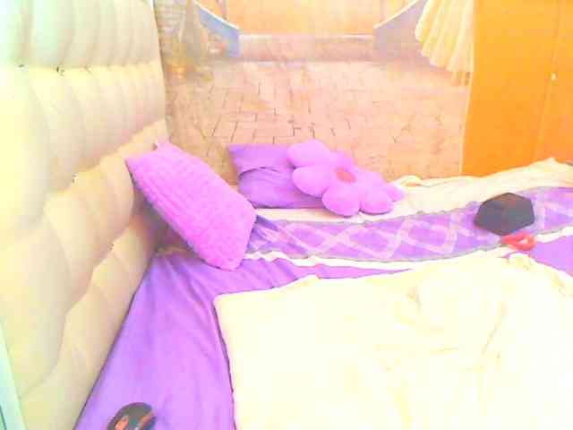 HOTLILLIE webcam