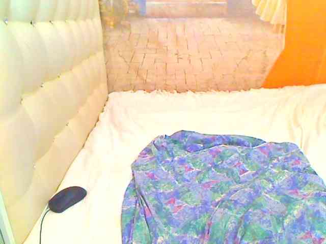 HOTLILLIE webcam