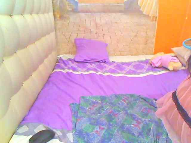 HOTLILLIE webcam