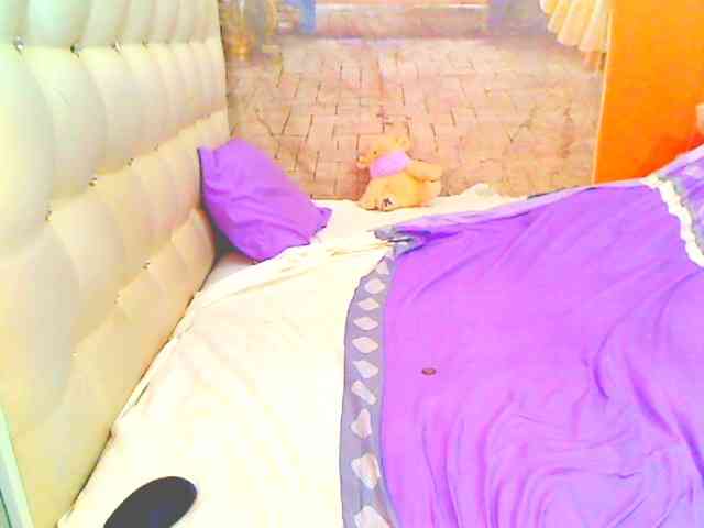 HOTLILLIE webcam