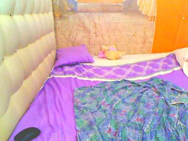 HOTLILLIE webcam