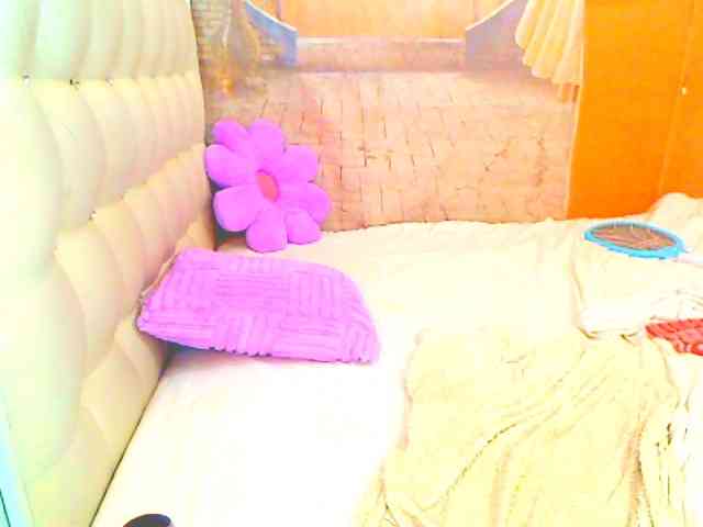 HOTLILLIE webcam